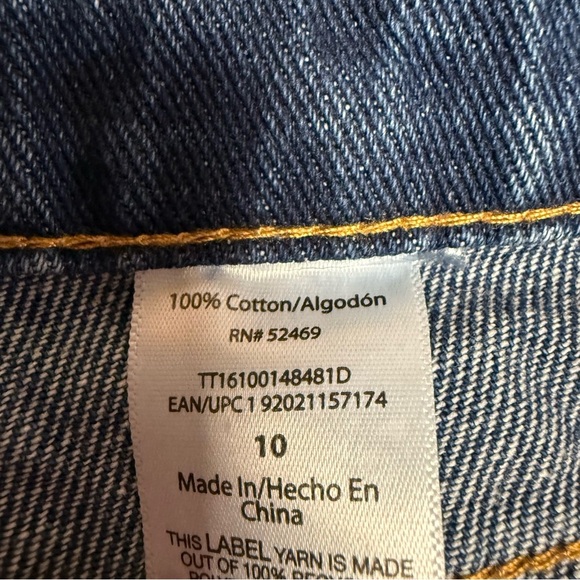 Time & Tru size 10 Blue Distressed Women's Jean Shorts - Picture 4 of 8